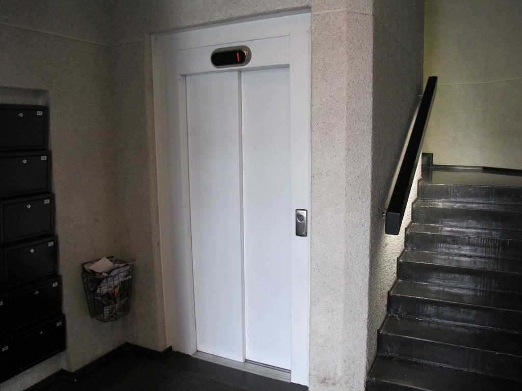 Roseni City Apartment Tallinn Exteriör bild